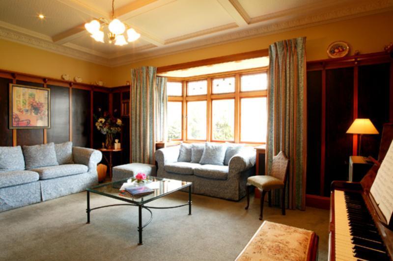 Highway House Bed And Breakfast Oamaru Exterior foto